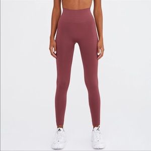 SETactive Sculptflex leggings in Canyon. Size Small. Never worn with tags.